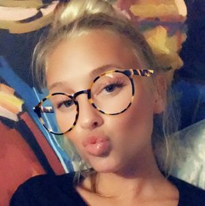 Meet your Posher, Lindsey